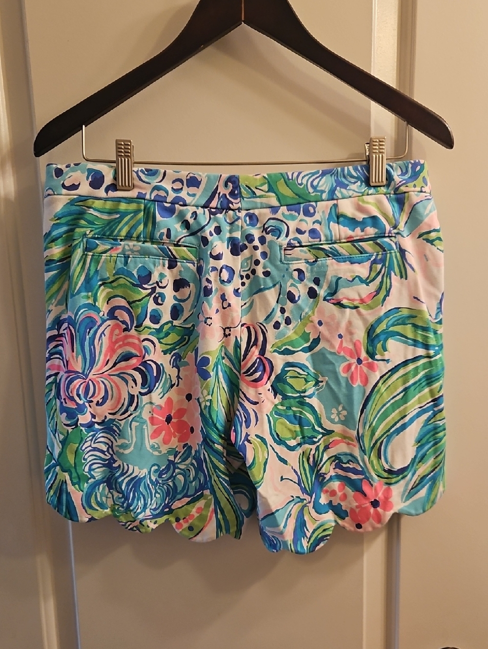 Lilly Pulitzer Turquoise Pink Green Floral Scallop Hem Shorts - Picture 5 of 11